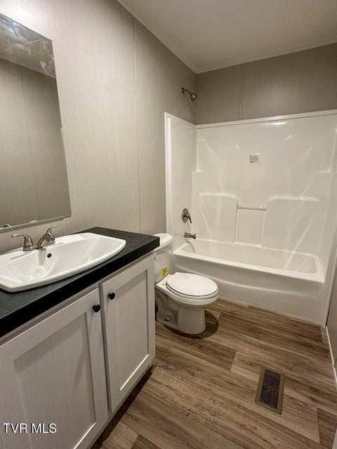 Photo #17: 350 Bungalow Drive