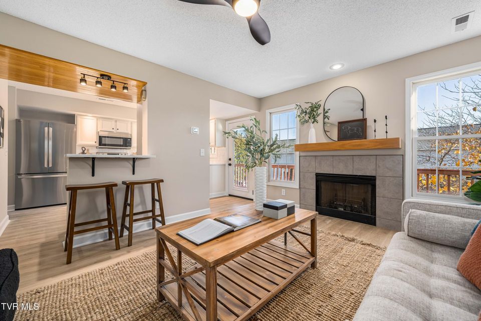 Photo #11: 125 Bentley Parc 