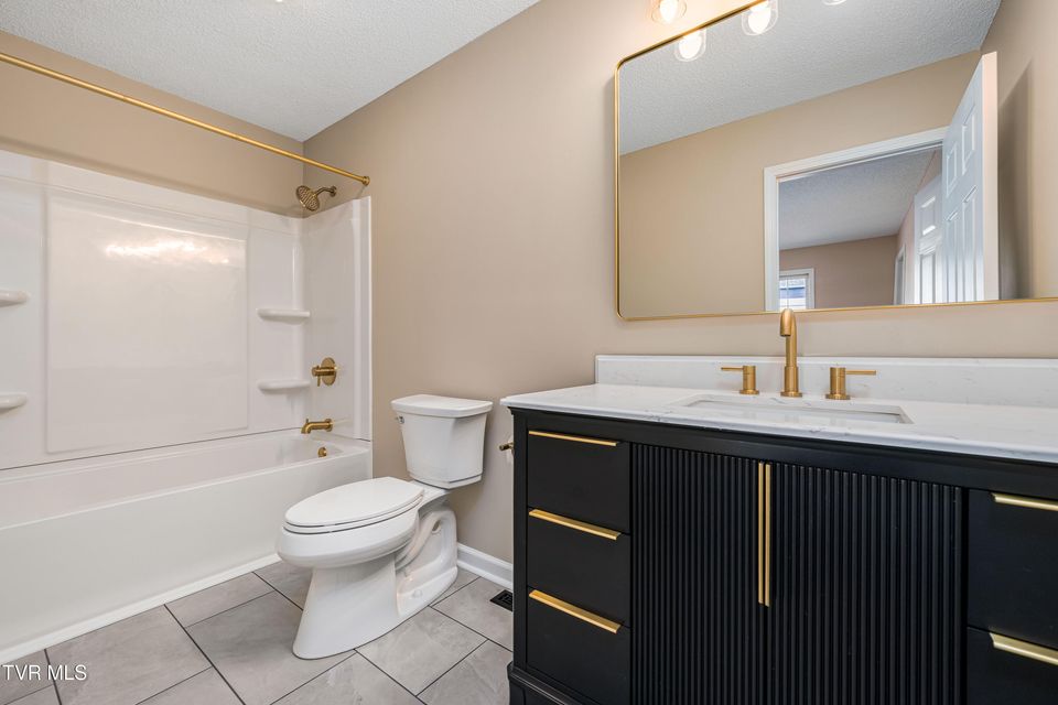 Photo #21: 125 Bentley Parc 