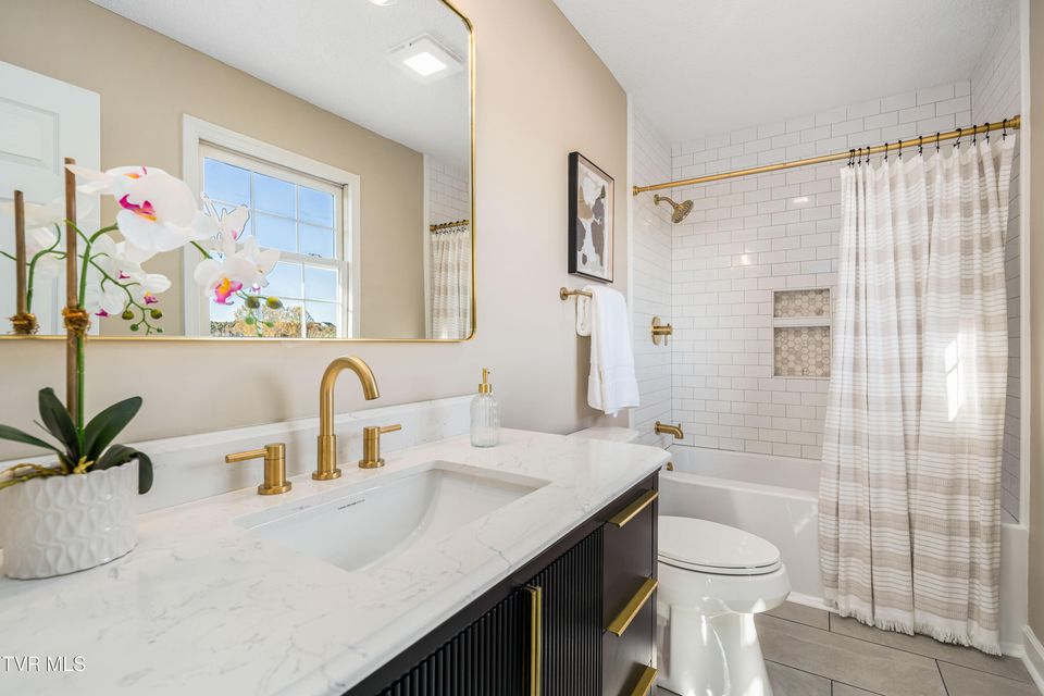 Photo #25: 125 Bentley Parc 