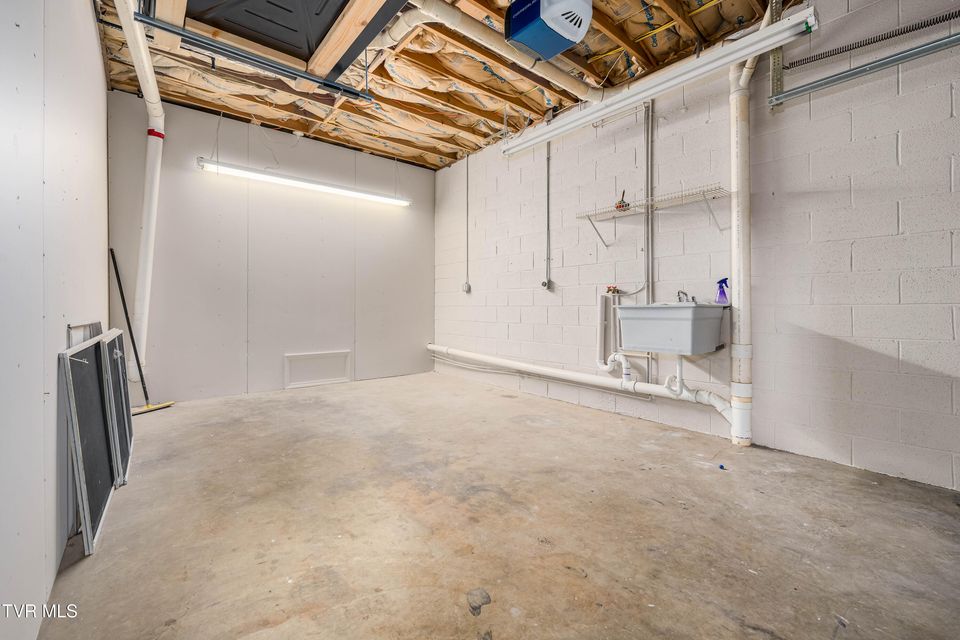 Photo #31: 125 Bentley Parc 