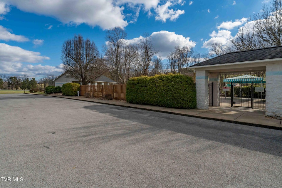 Photo #42: 125 Bentley Parc 