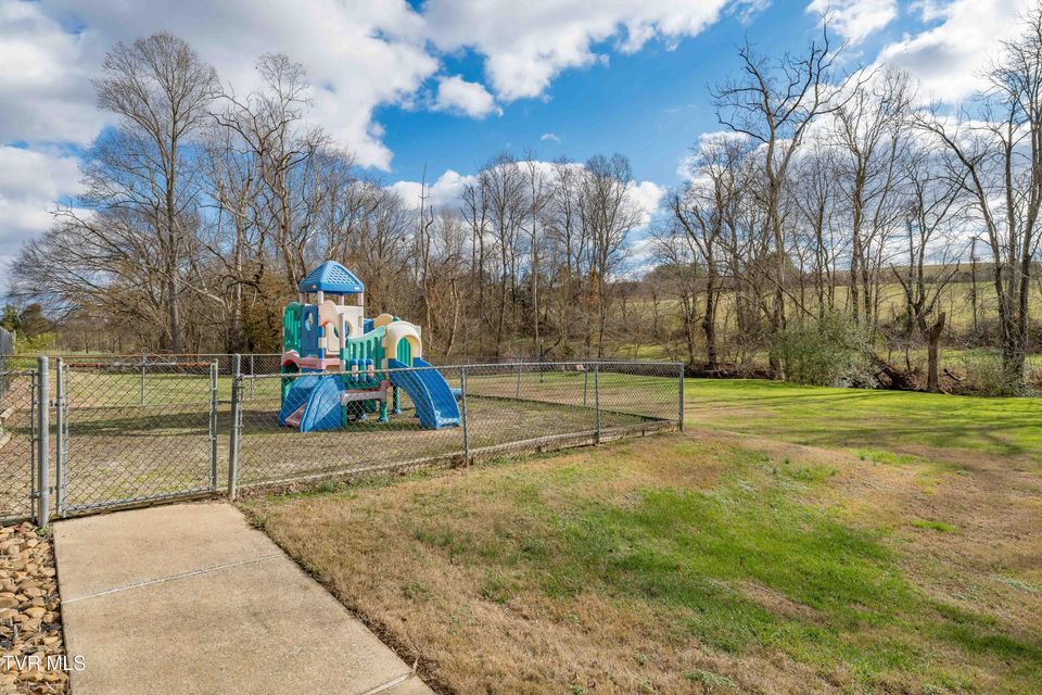 Photo #47: 125 Bentley Parc 