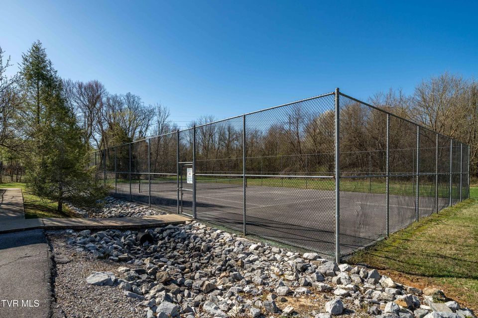 Photo #37: 125 Bentley Parc 