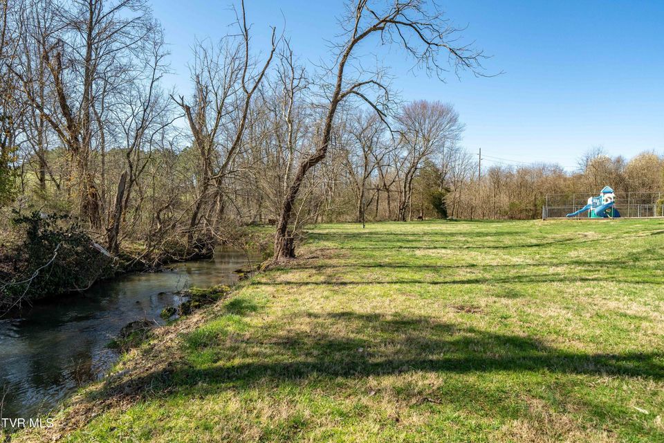 Photo #50: 125 Bentley Parc 