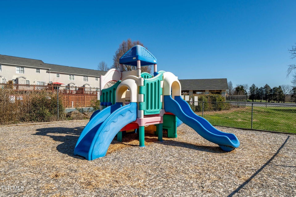 Photo #48: 125 Bentley Parc 