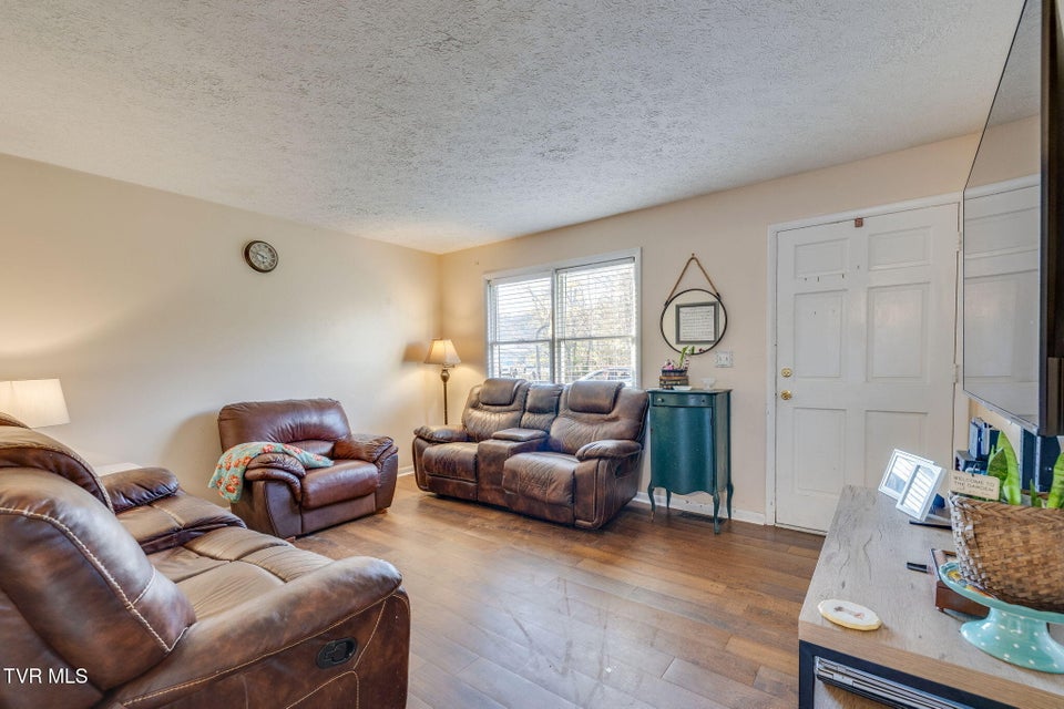 Photo #6: 18 Ross Street