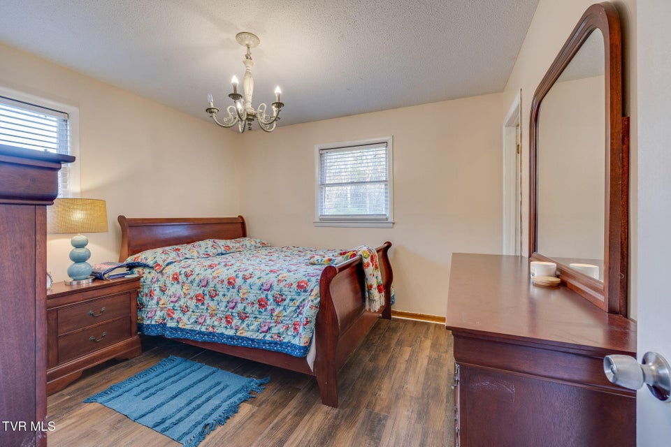 Photo #12: 18 Ross Street