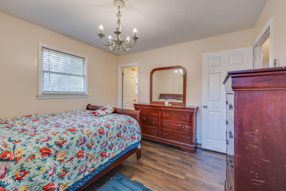 Photo #13: 18 Ross Street