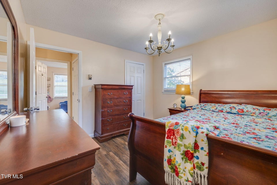 Photo #14: 18 Ross Street