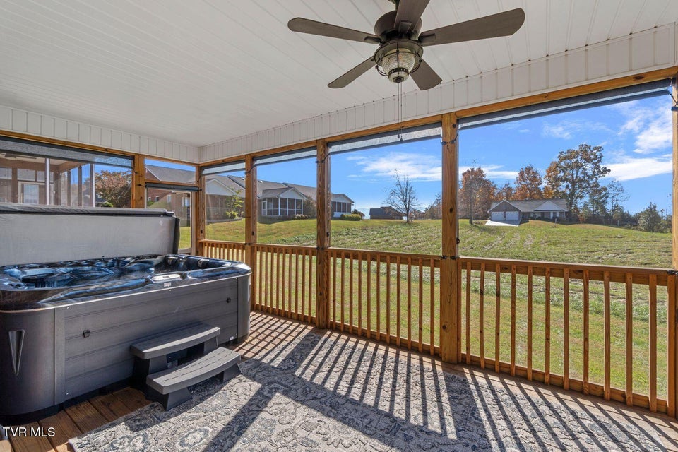 Photo #29: 207 Planters Row 