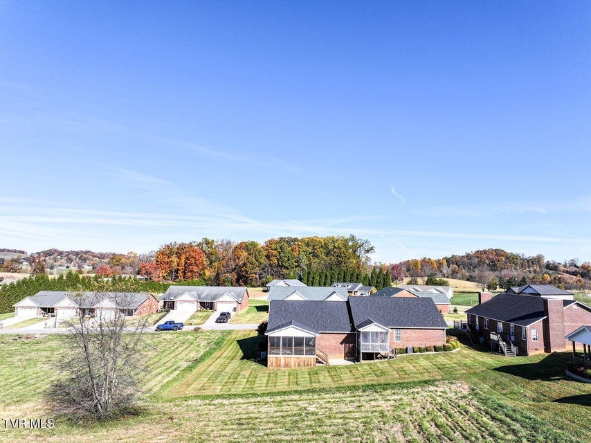 Photo #39: 207 Planters Row 