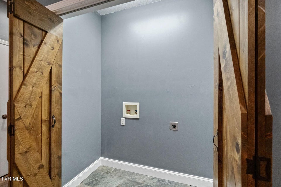 Photo #10: 207 Planters Row 