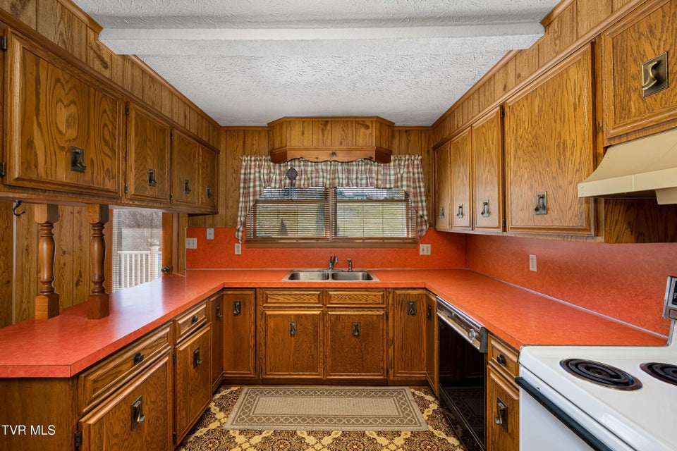 Photo #7: 313 Milburn Avenue