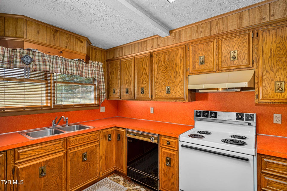 Photo #8: 313 Milburn Avenue