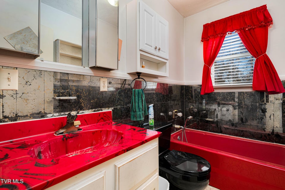 Photo #12: 313 Milburn Avenue