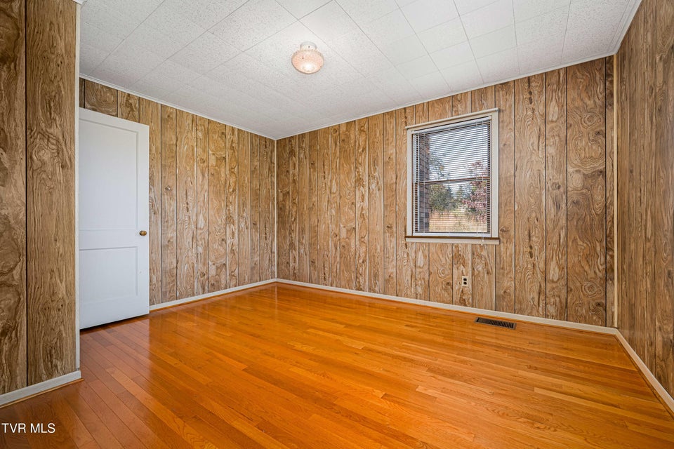 Photo #19: 313 Milburn Avenue