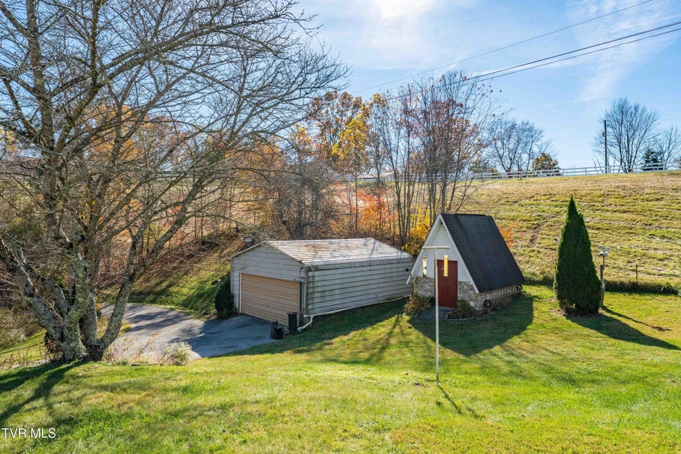 Photo #34: 313 Milburn Avenue