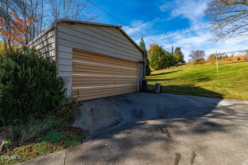 Photo #37: 313 Milburn Avenue