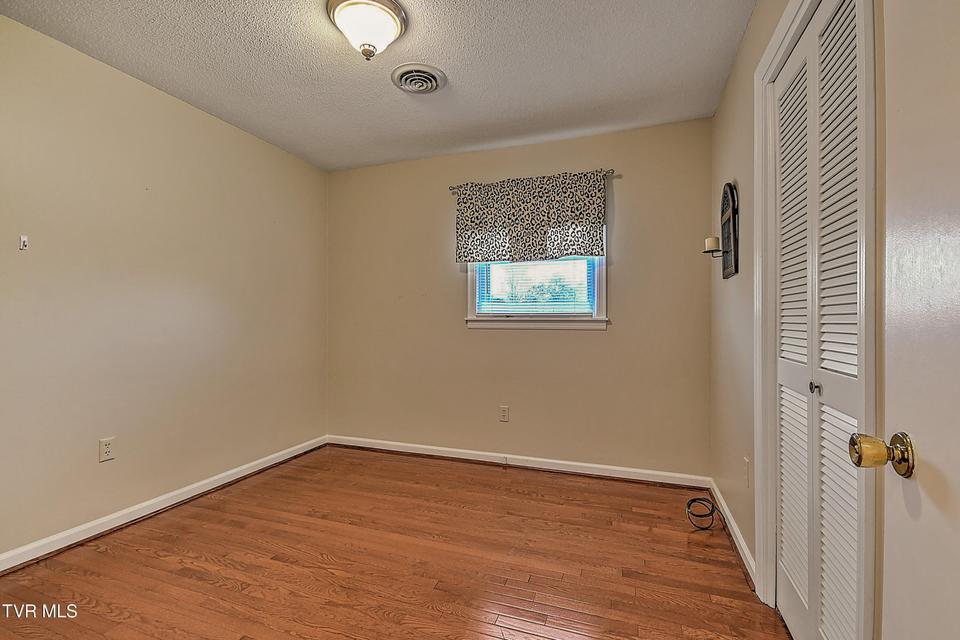 Photo #22: 218 Beaver Road