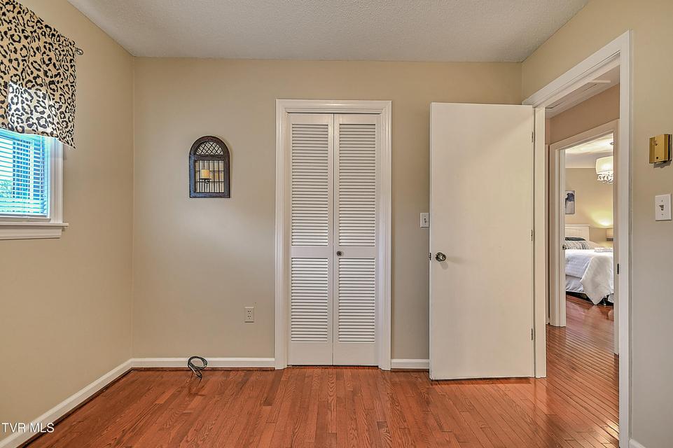 Photo #23: 218 Beaver Road