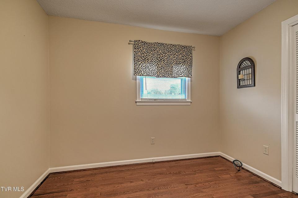 Photo #24: 218 Beaver Road