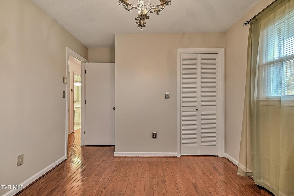 Photo #26: 218 Beaver Road