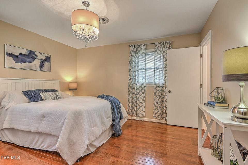 Photo #17: 218 Beaver Road