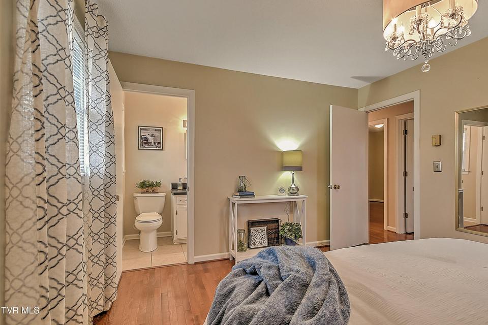 Photo #19: 218 Beaver Road