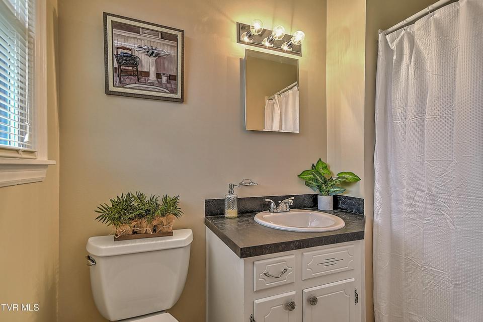 Photo #20: 218 Beaver Road