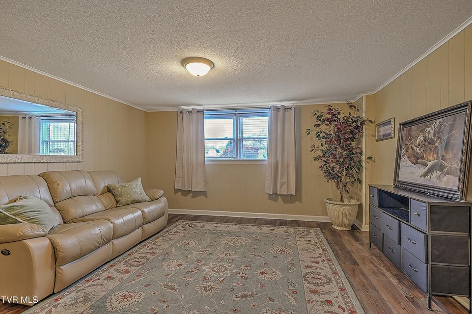 Photo #32: 218 Beaver Road