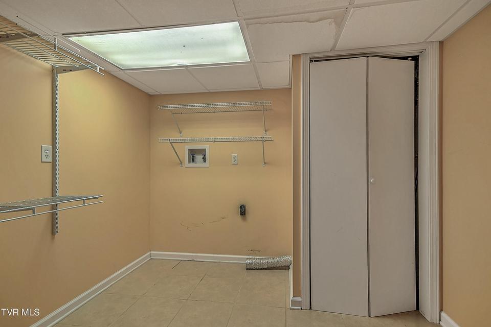 Photo #36: 218 Beaver Road