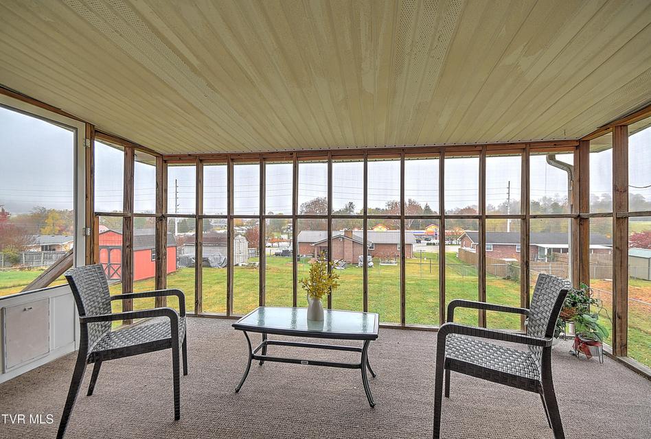 Photo #37: 218 Beaver Road