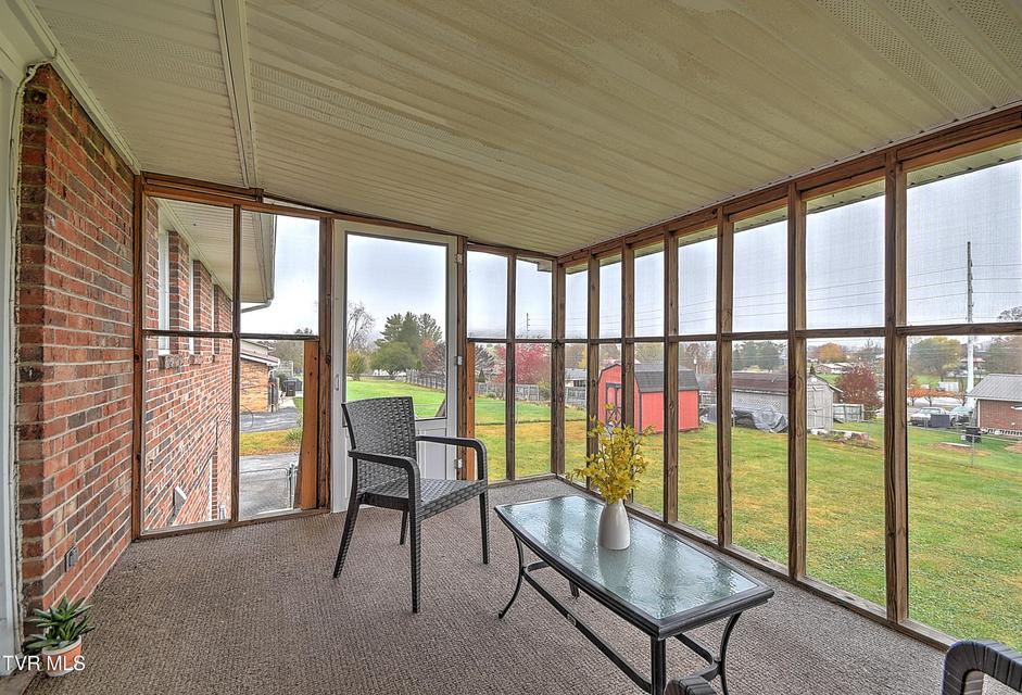 Photo #38: 218 Beaver Road