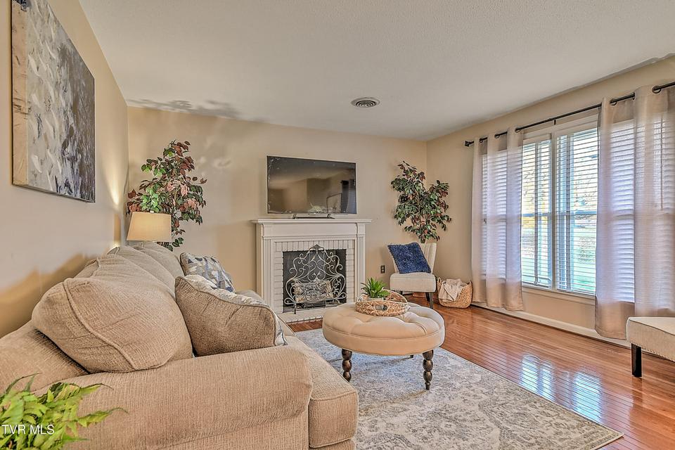 Photo #15: 218 Beaver Road