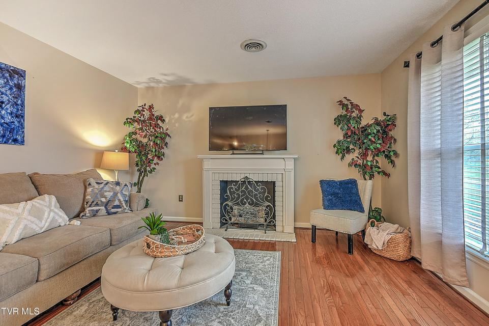 Photo #14: 218 Beaver Road