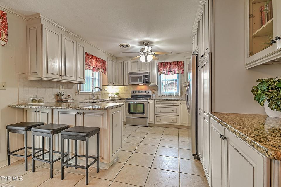 Photo #10: 218 Beaver Road