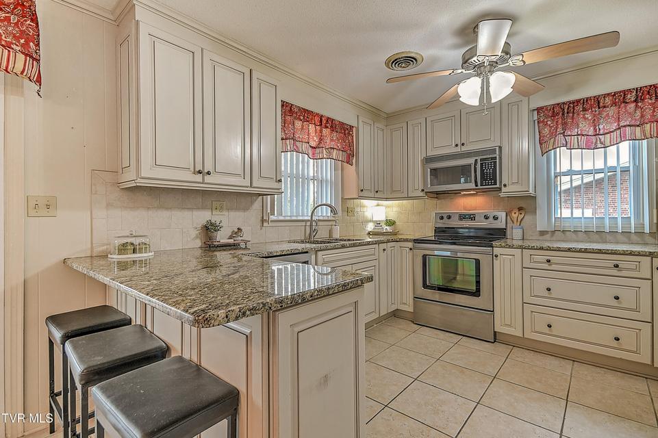 Photo #3: 218 Beaver Road