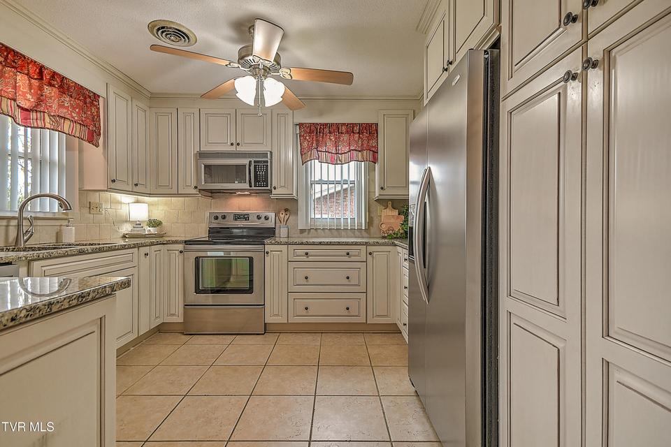 Photo #4: 218 Beaver Road