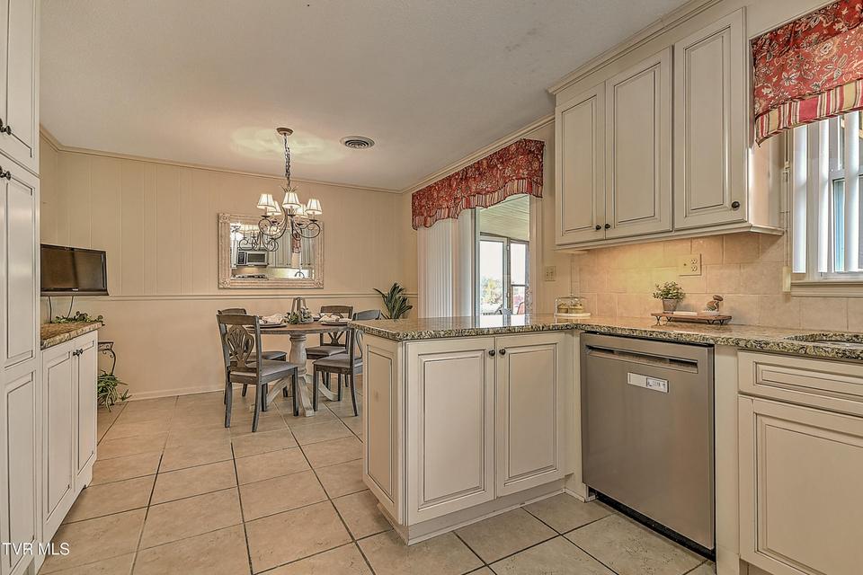 Photo #5: 218 Beaver Road