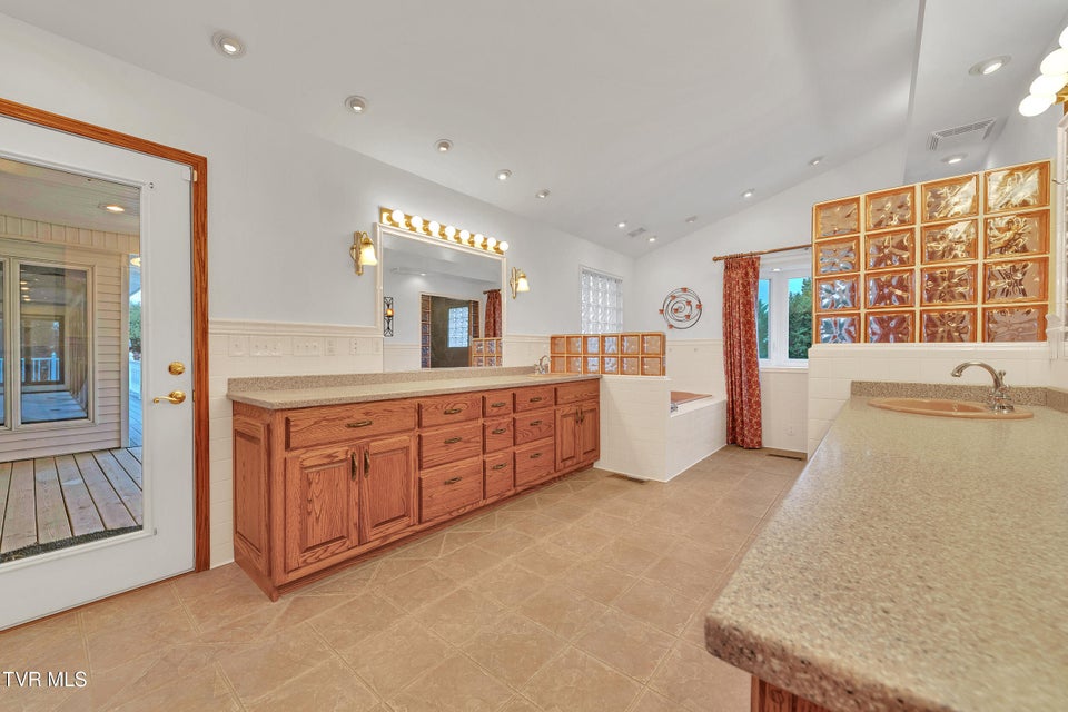 Photo #33: 1620 Erwin Highway