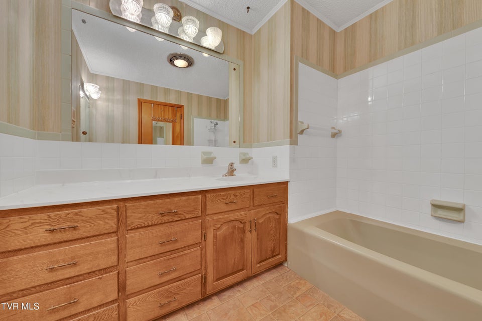 Photo #40: 1620 Erwin Highway