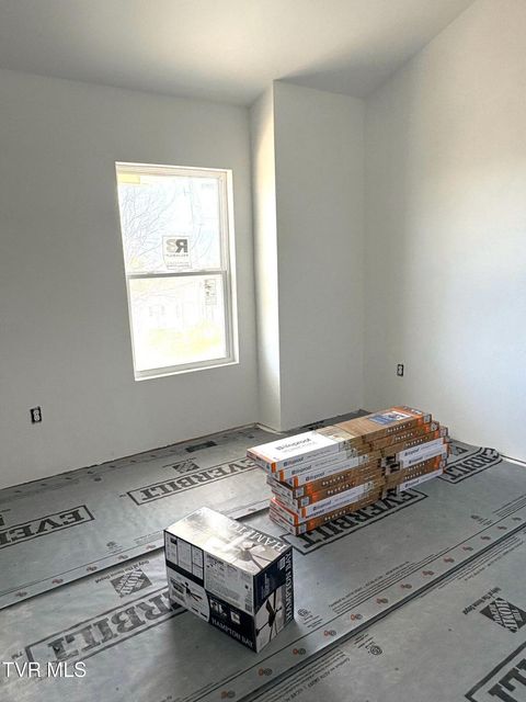 Photo #11: 1724 Pendleton Street