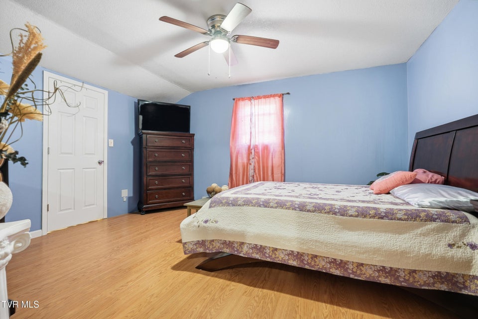 Photo #27: 28375 Poor Valley Road