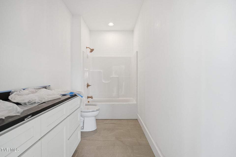 Photo #16: 20 Glaze Farm Way