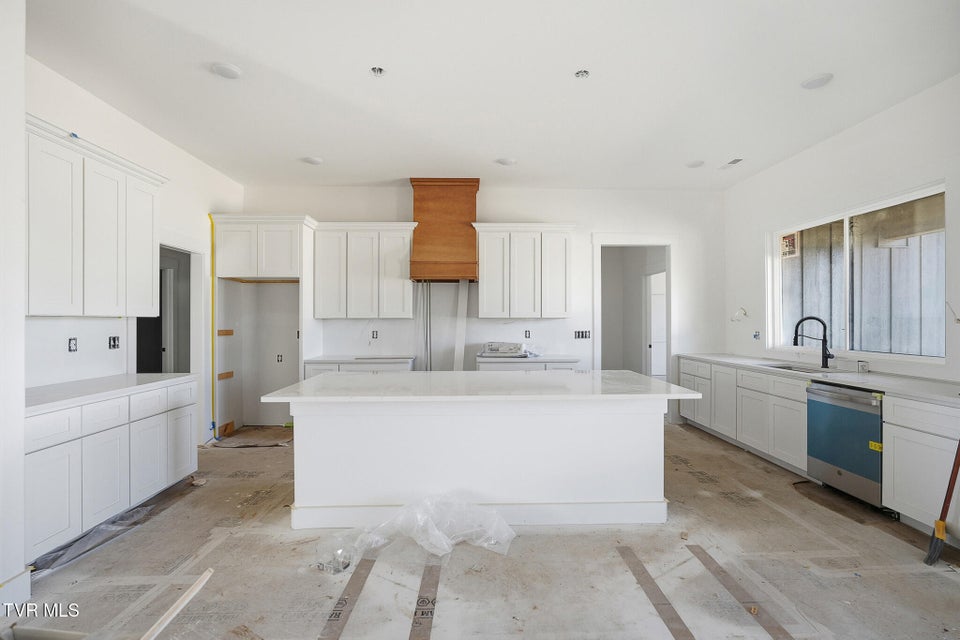 Photo #8: 24 Glaze Farm Way