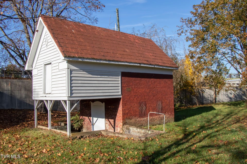 Photo #66: 240 Maplehurst Lane