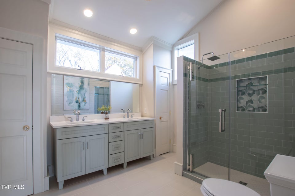 Photo #22: 240 Maplehurst Lane