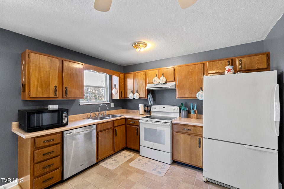 Photo #13: 530 Sioux Trail