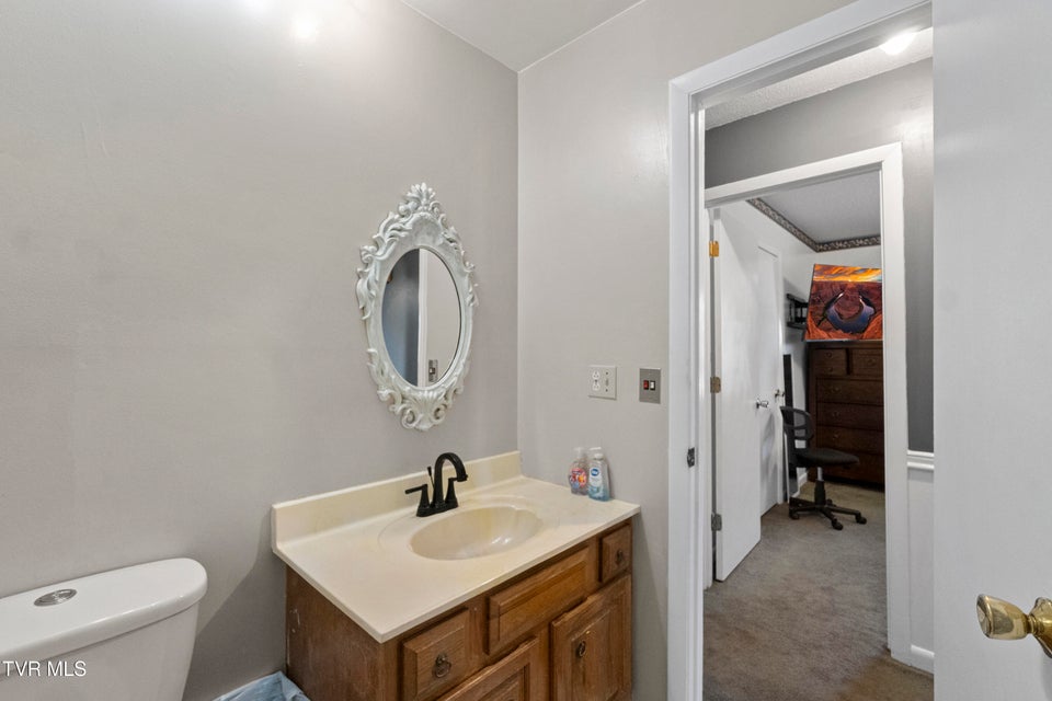 Photo #32: 530 Sioux Trail